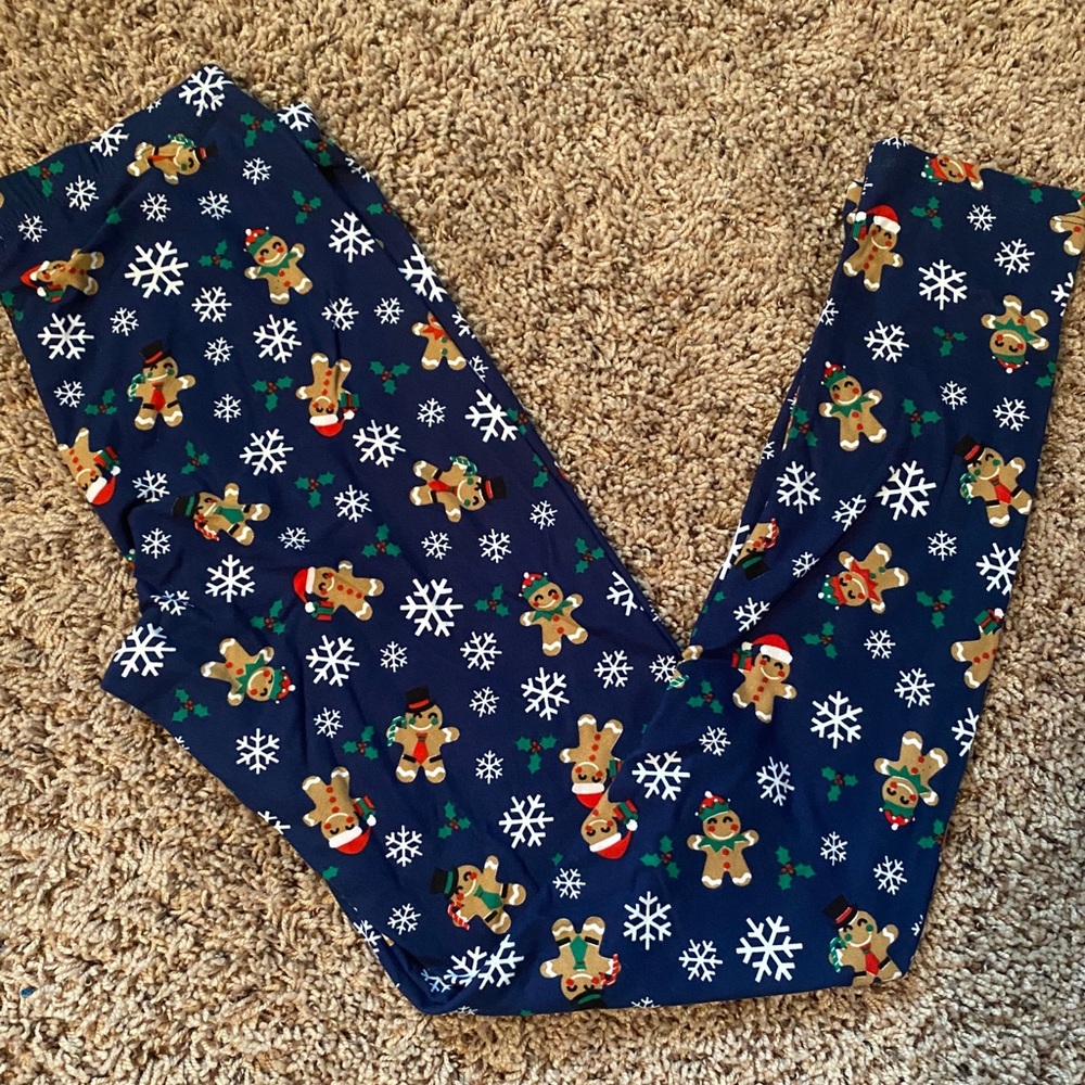Holiday style soft leggings